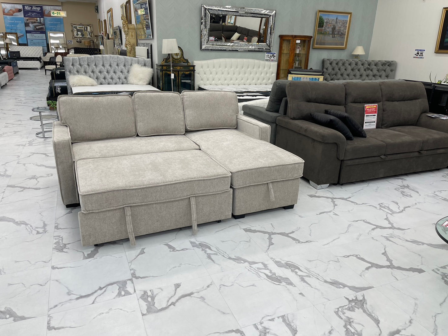 MoCa sofa bed with lift-up storage