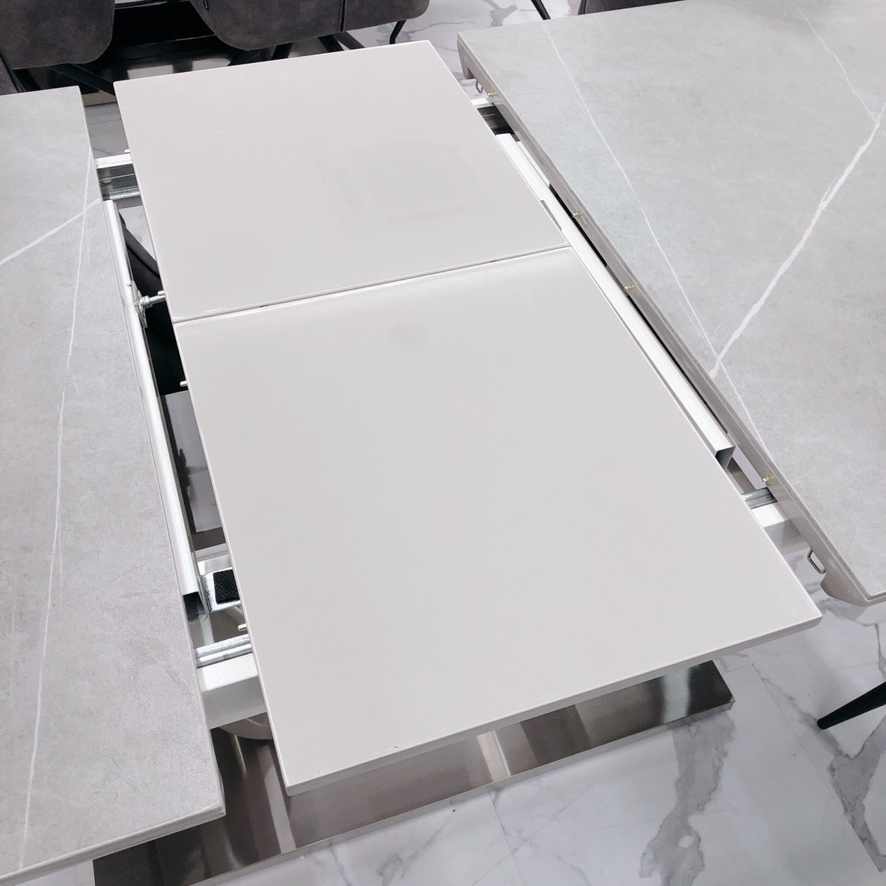 Milano(ウォルナット)ダイニングテーブル 、Perla Ⅱ(ブラウン)チェア×4脚セット