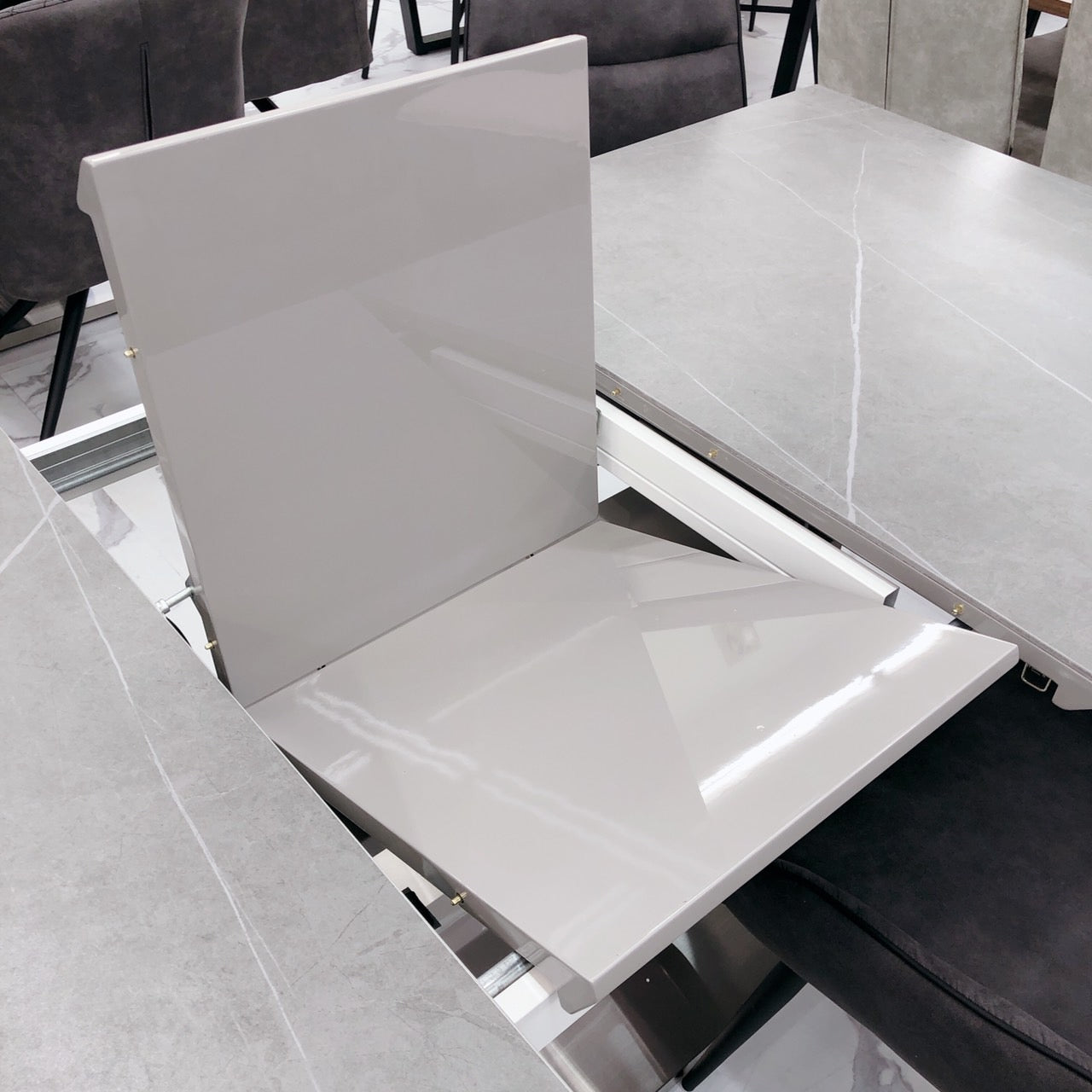 Milano(ウォルナット)ダイニングテーブル 、Perla Ⅱ(ブラウン)チェア×4脚セット
