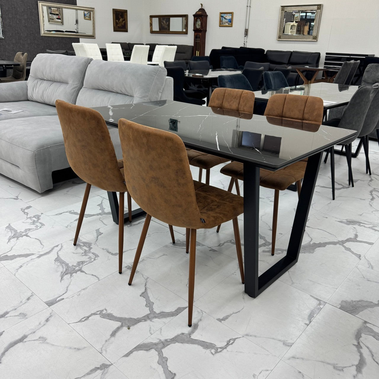 ダイニングテーブルセット4人掛け (MuranoⅢ 135 BK、PerlaⅡ)