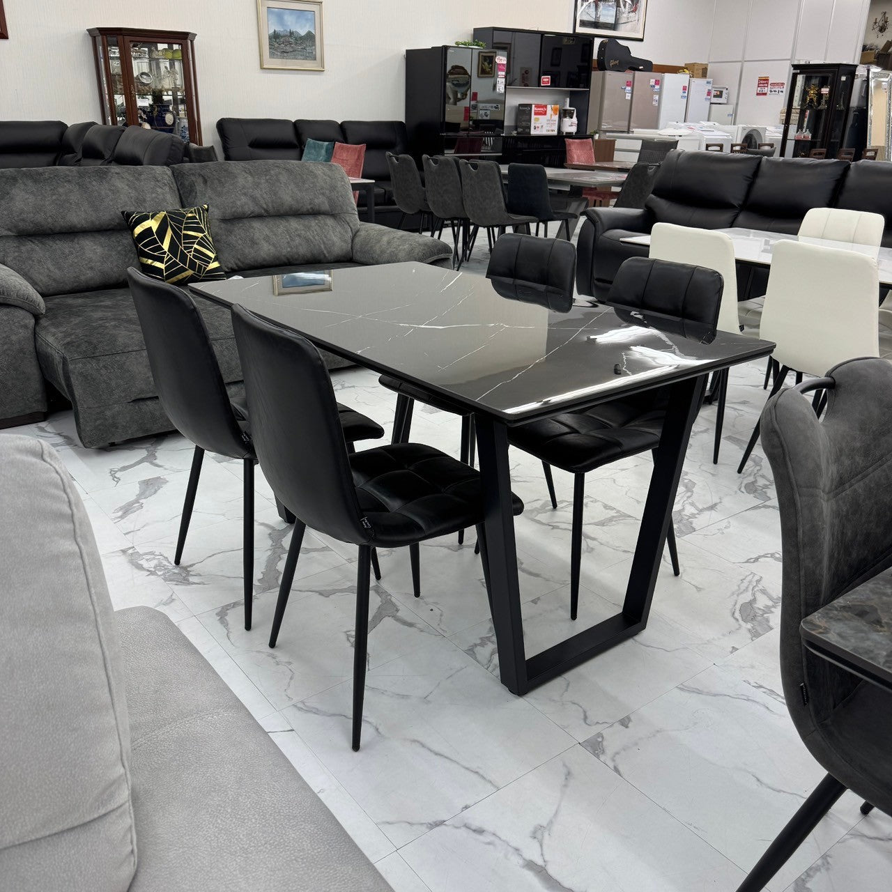 ダイニングテーブルセット4人掛け (MuranoⅢ 135 BK、PerlaⅡ)