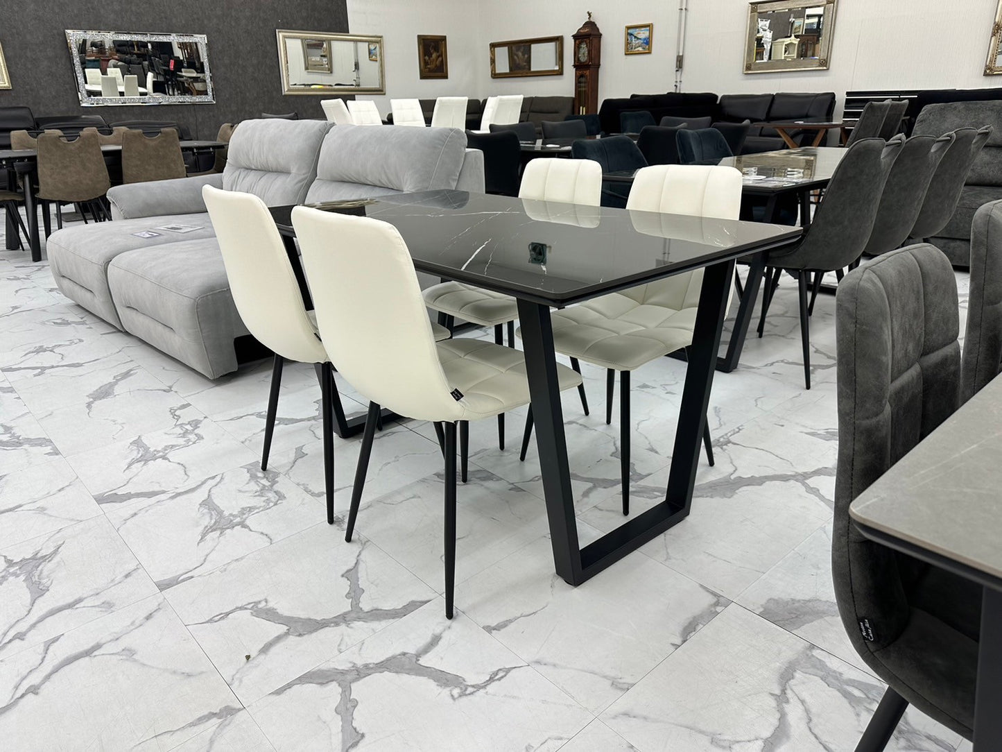 ダイニングテーブルセット4人掛け (MuranoⅢ 135 BK、PerlaⅡ)