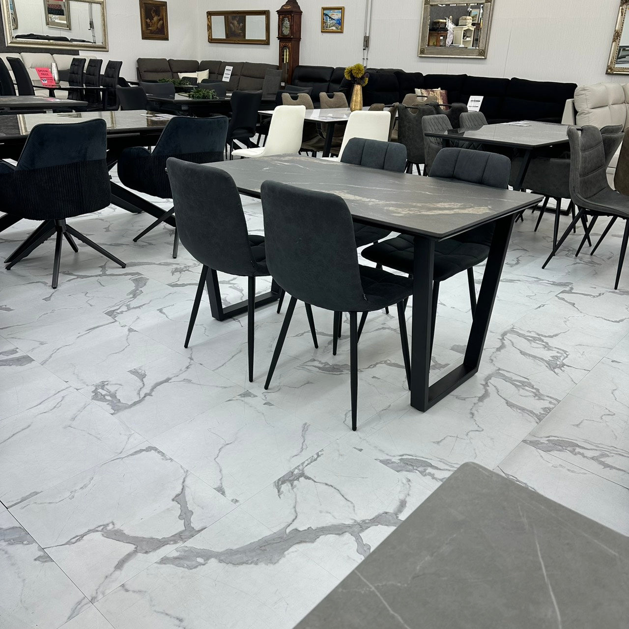 ダイニングテーブルセット4人掛け (MuranoⅢ 135 GL、PerlaⅡ)