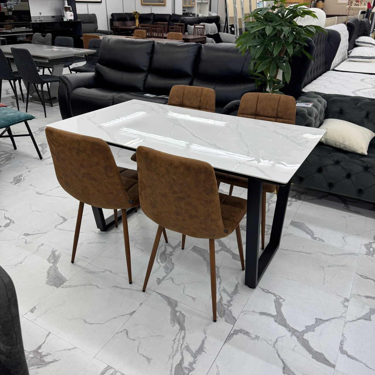 ダイニングテーブルセット4人掛け (MuranoⅢ 135 WH、PerlaⅡ)