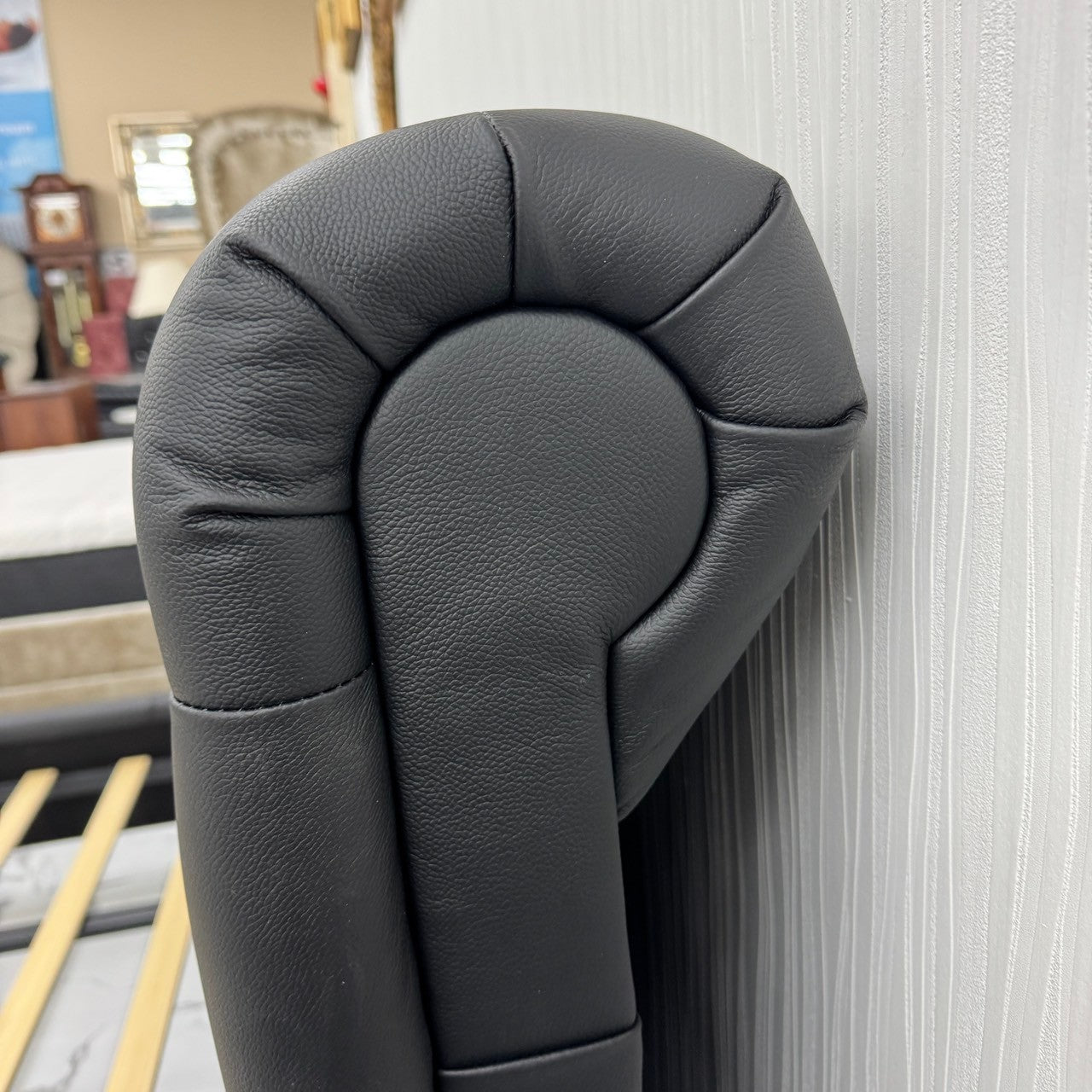 クイーンベッド Brutas ブルータス