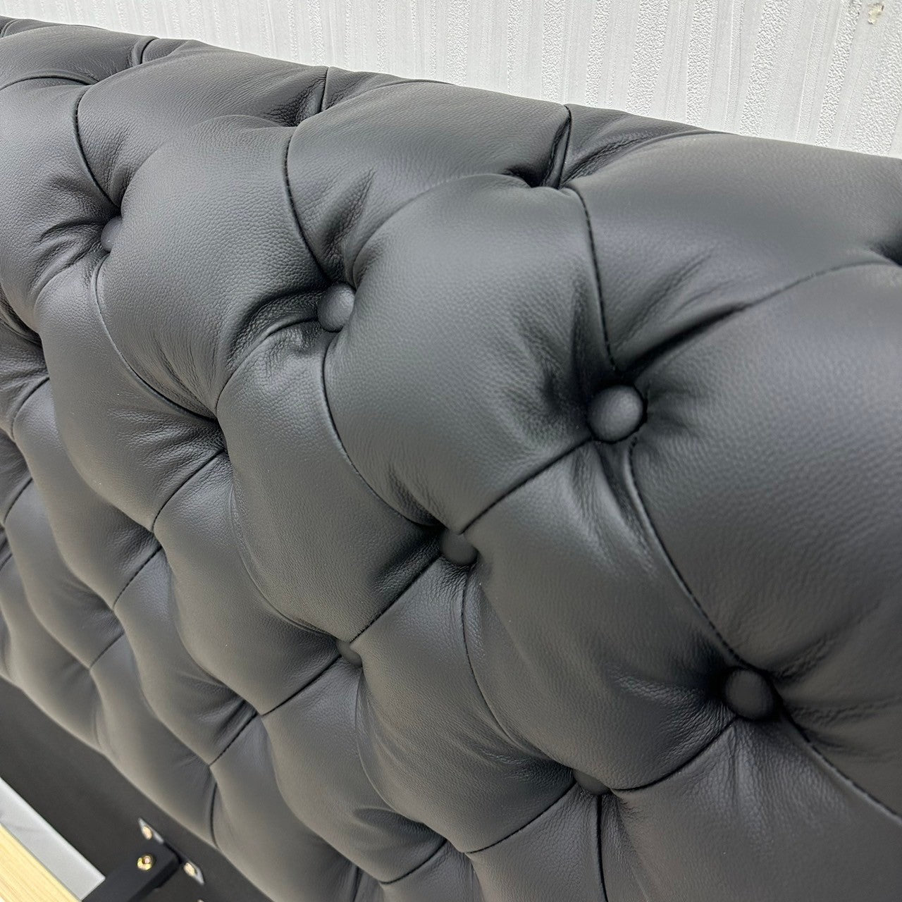 クイーンベッド Brutas ブルータス