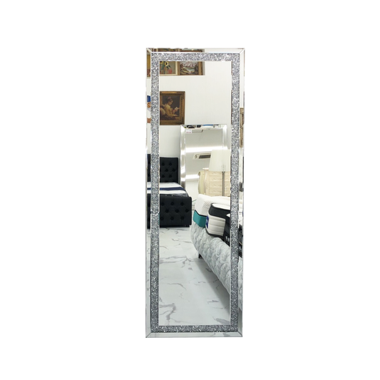 Diamond stand mirror